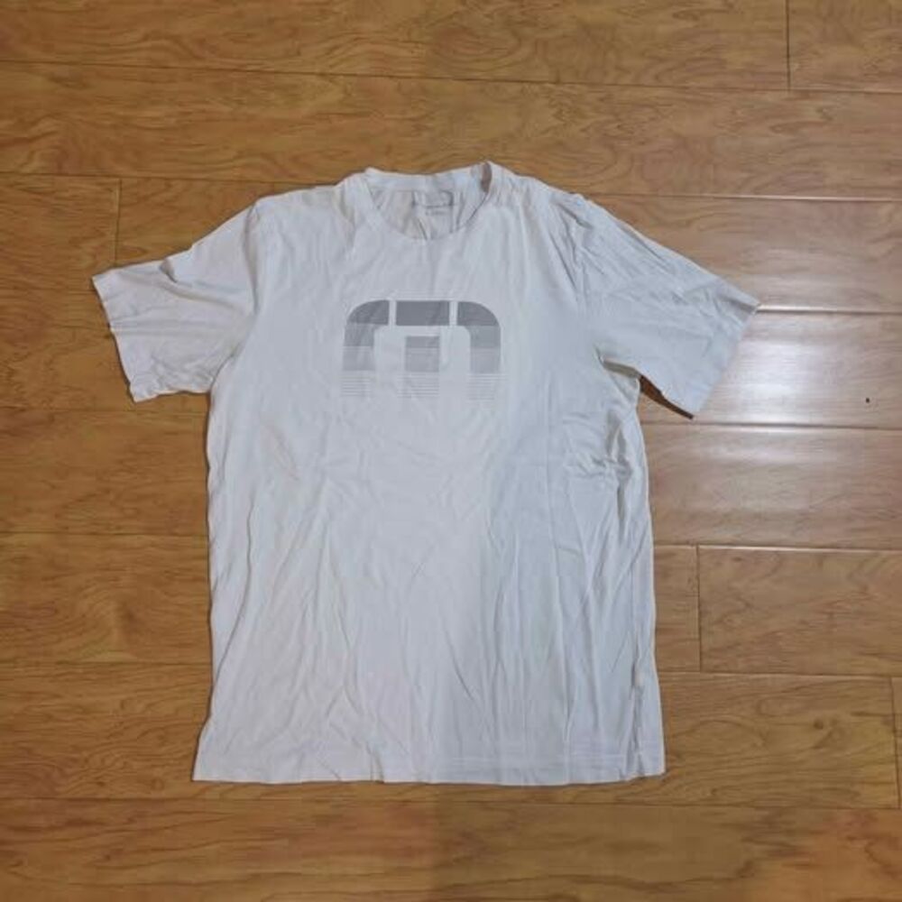 TravisMathew White Graphic T-Shirt Size M